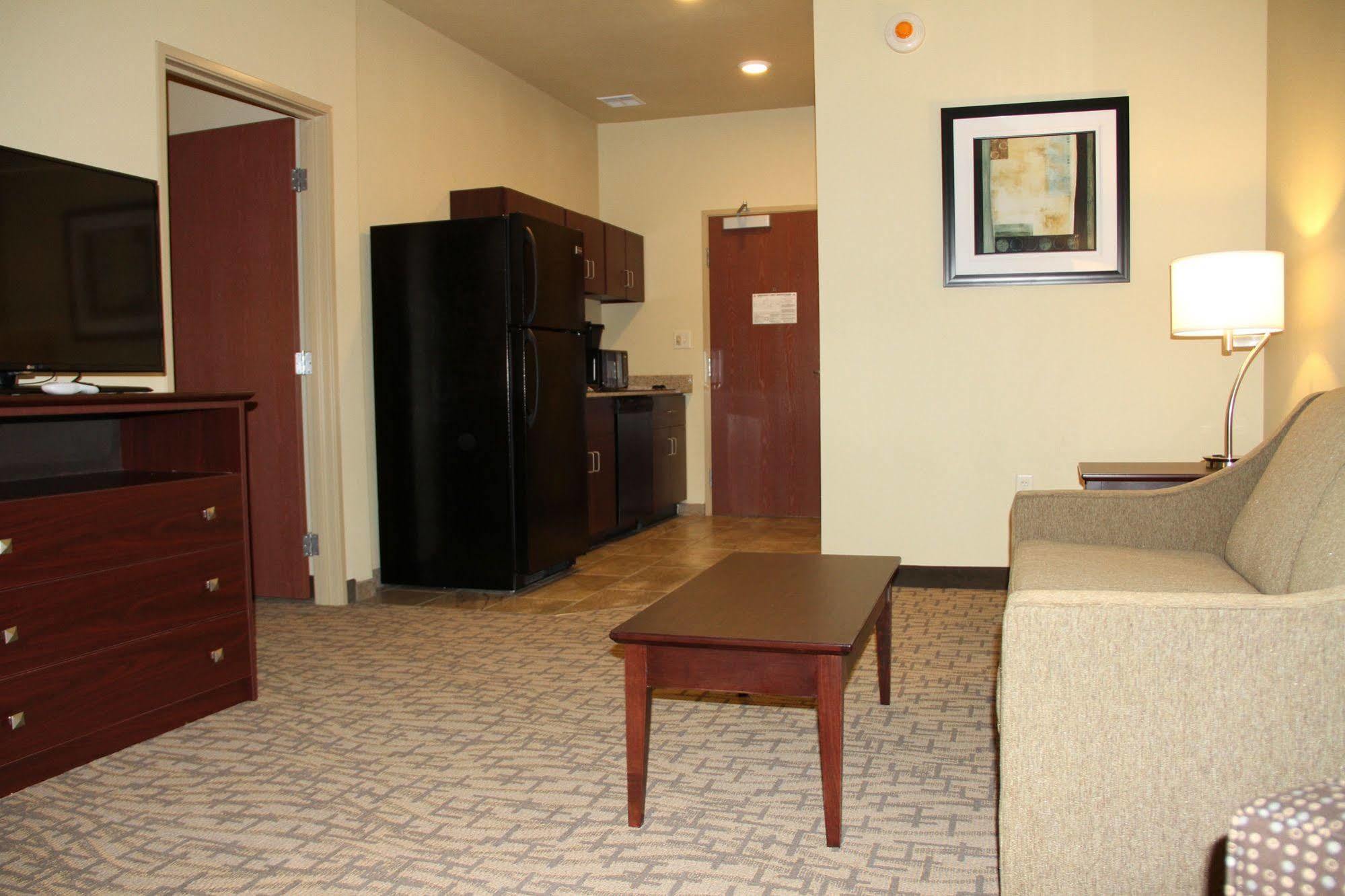 Cobblestone Hotel & Suites - เดวิลส์เลค ภายนอก รูปภาพ